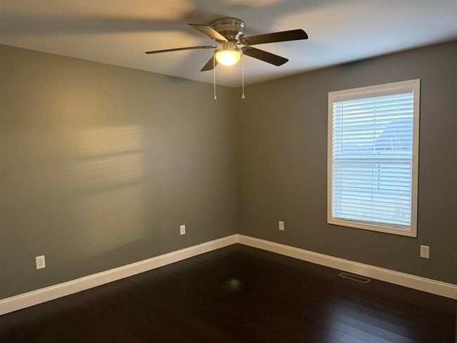 Building Photo - 17 Christopher Ave