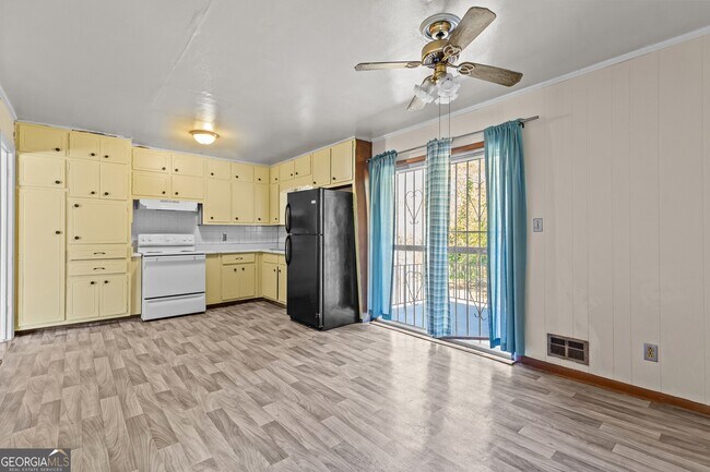 Building Photo - 4010 Emerald Lake Dr