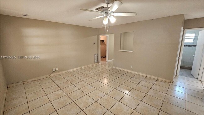 Building Photo - 5030 SW 26th Ave