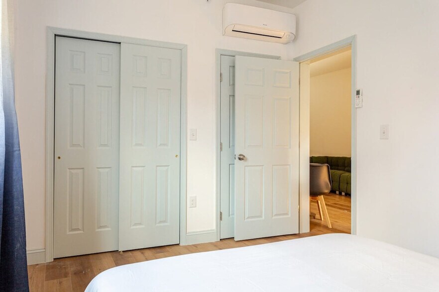 Building Photo - 1384 Ridge Ave