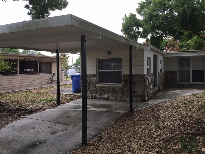 Building Photo - 1703 Carnegie Cir