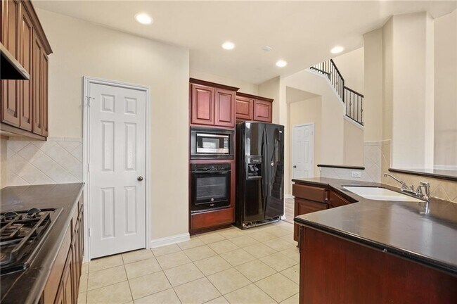 Building Photo - 10112 Channel Island Dr
