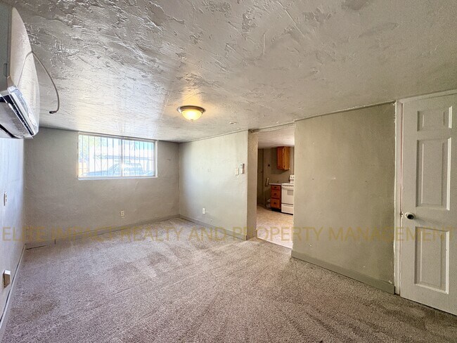 Building Photo - 425 W Columbia St