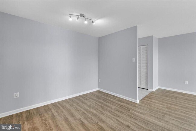 Building Photo - 5300 Holmes Run Pkwy