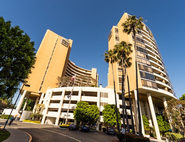 Building Photo - 4337 Marina City Dr