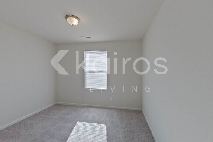 Building Photo - 2617 Provence Dr SE