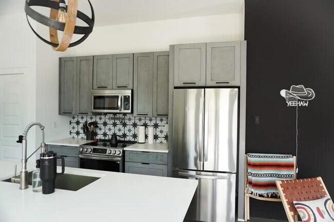 Kitchen - 1827 Gorman