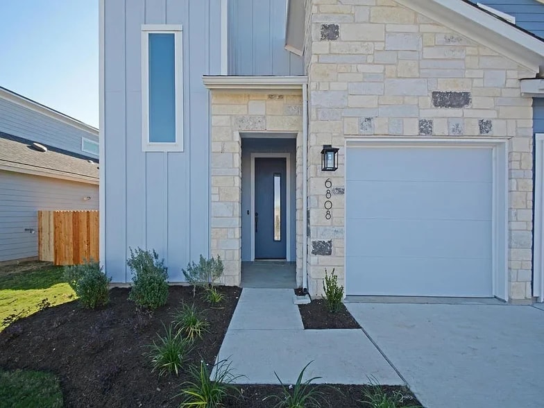 Building Photo - 6808 Cardinal Bloom Loop