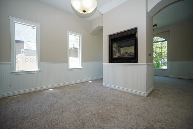 Building Photo - 2511 W Teano Dr