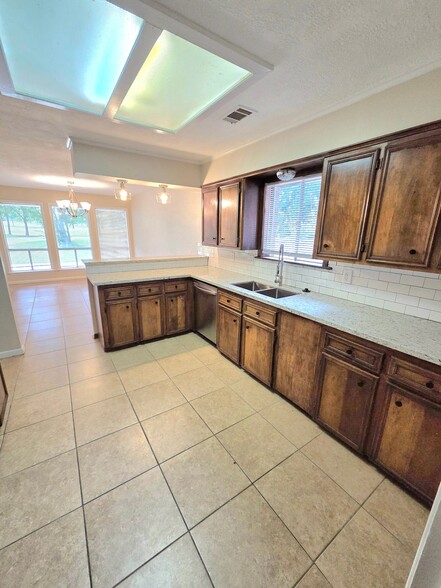 Building Photo - 2702 Apple Creek Cir