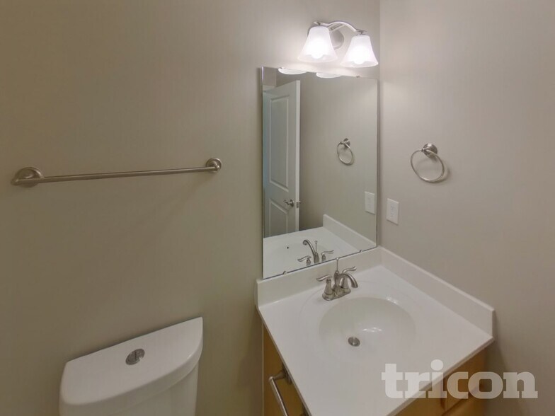 Building Photo - 2637 Candlewick Ct