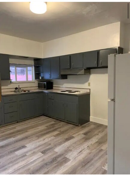 Building Photo - 4637 Plummer St