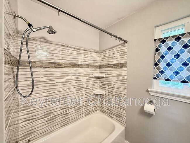 Building Photo - 7813 Holiday Hills Cir
