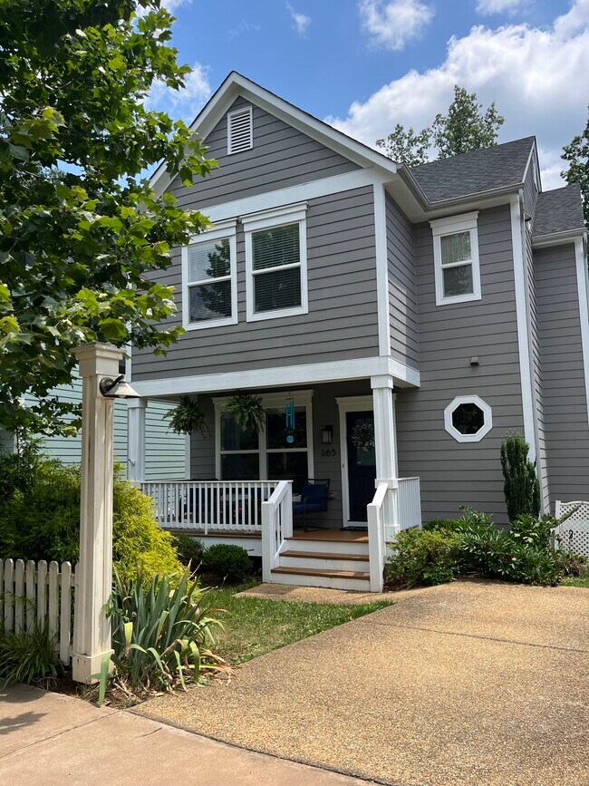 Building Photo - 265 Huntley Ave