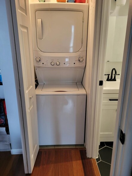 Brand new full size W/D - 3900 N Pine Grove Ave