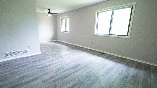 Building Photo - 7501 Upper 167th St W