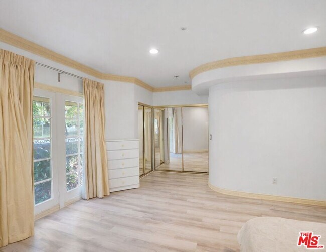 Building Photo - 2258 Gloaming Way