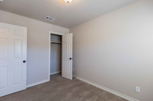 Building Photo - 7314 Colina Way #3