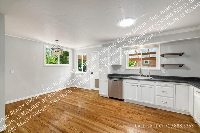 Building Photo - 1406 N Foote Ave