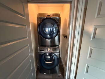 Building Photo - 2-Bed/2.5 Bath Townhouse with 2 car garage! Upper level deck with views!