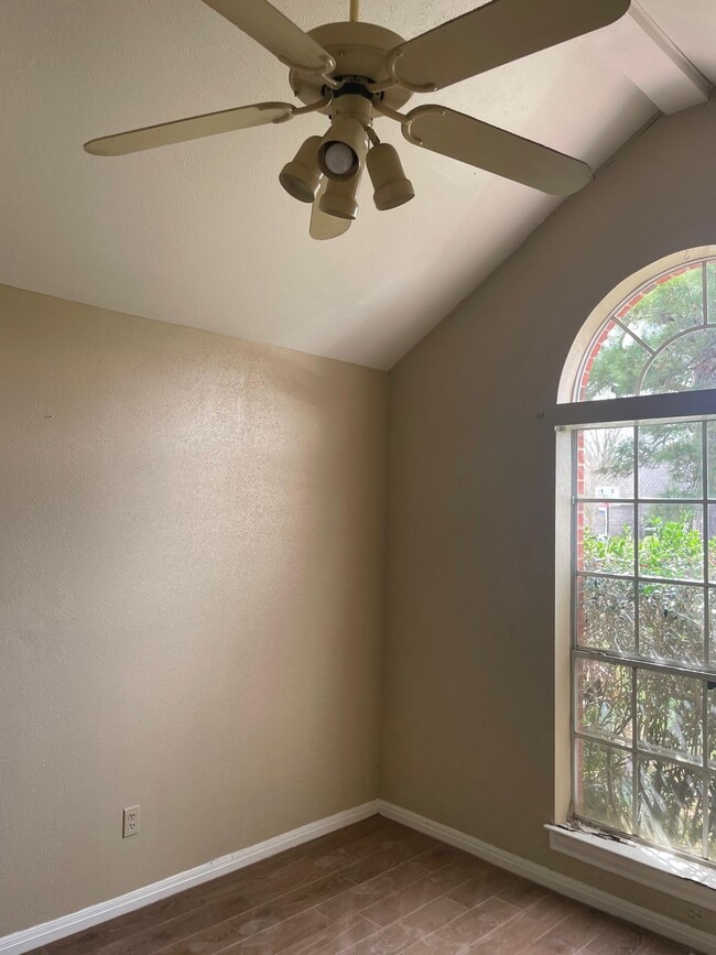 Building Photo - 3645 Innisbrook Dr