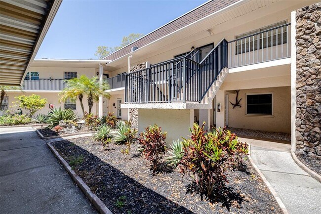 Building Photo - 820 Patricia Ave