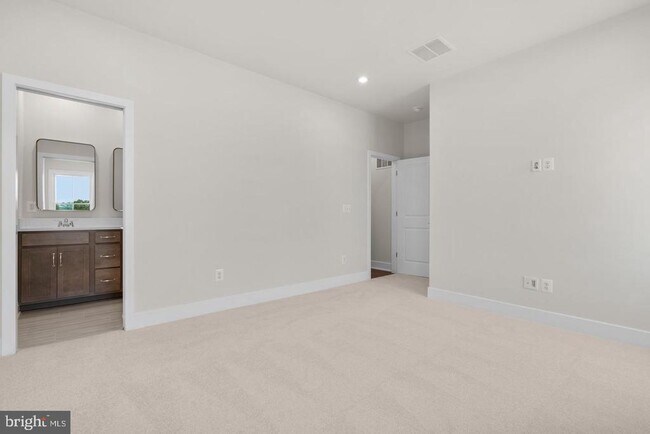 Building Photo - 114 Galaxy Pl