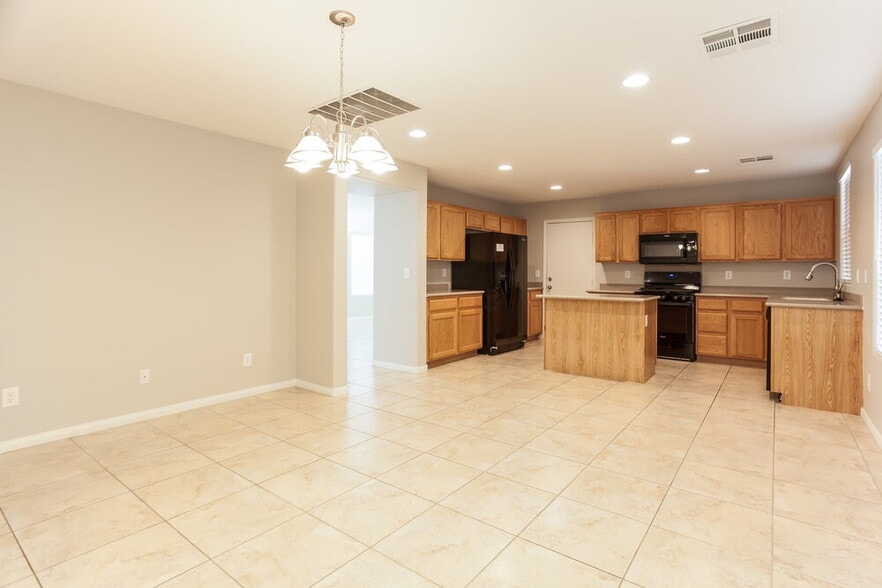 Building Photo - 6434 N Sean Creek St