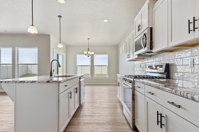 Building Photo - 8480 E Drover Loop