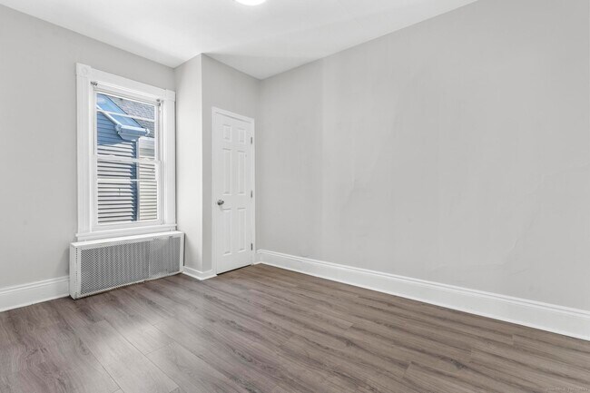 Building Photo - 394 Gregory St