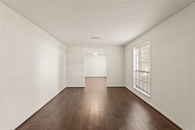 Building Photo - 14110 Saddlebend Dr