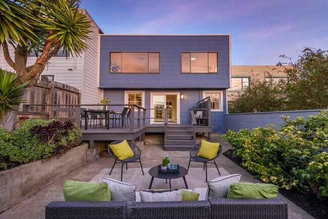 Building Photo - 724 Teresita Blvd