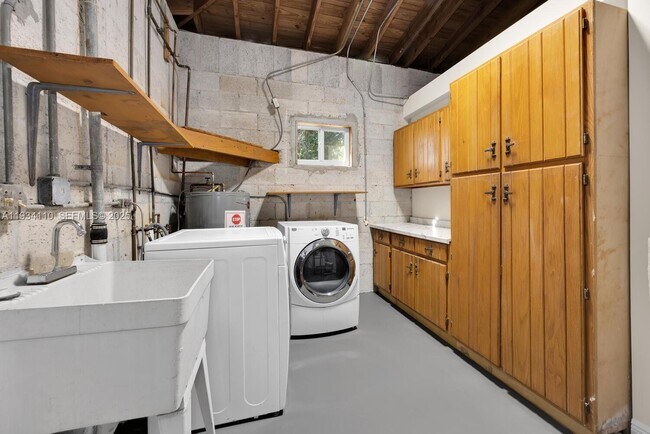 Building Photo - 6110 SW 79th St