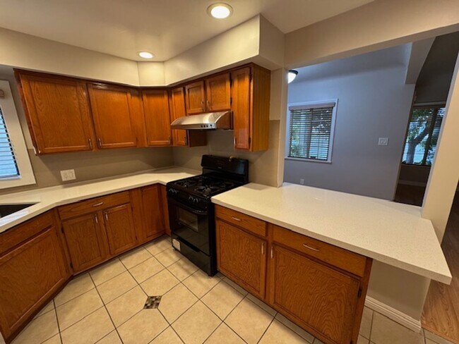 Building Photo - CRENSHAW 17024-17026