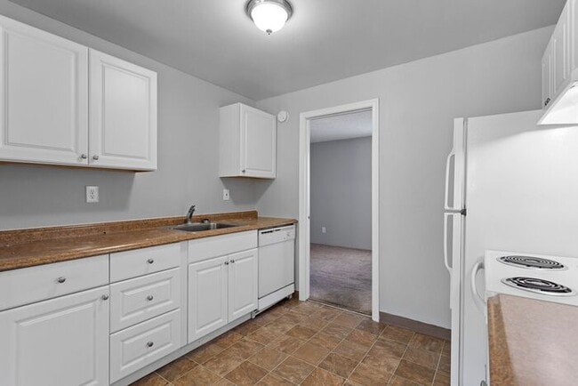 Building Photo - Spacious 2 bedroom apartment!