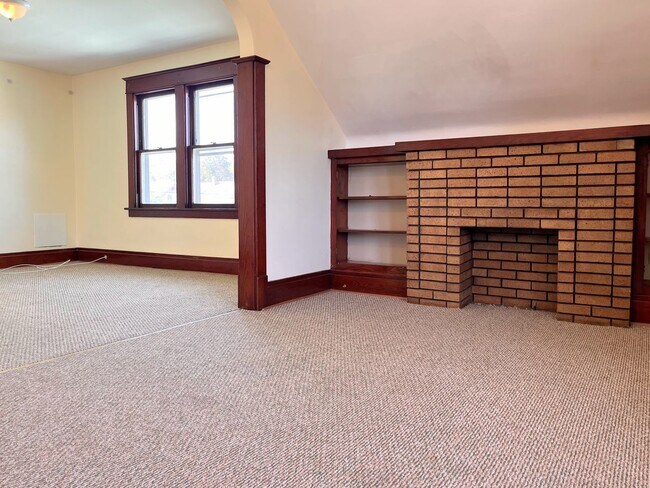 Building Photo - 253 Shirley Ave