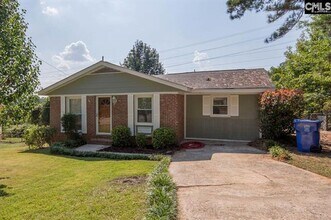 Building Photo - Sensational Three Bedroom Home Located in the Earlewood Community!