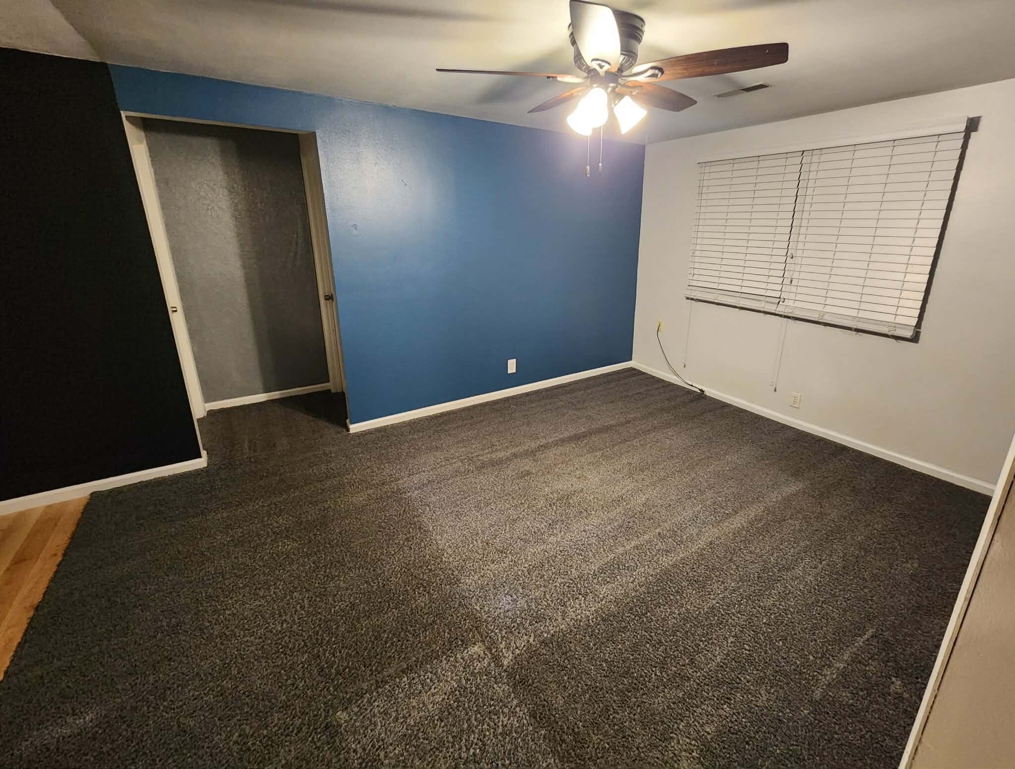 Building Photo - 2555 S 68th St