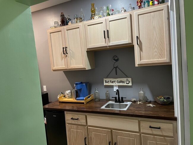 Building Photo - 340 White Stocking Rd Ext