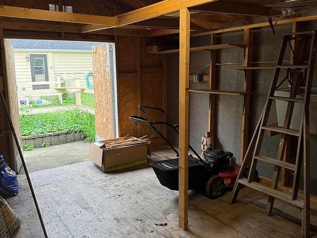 Building Photo - Rutledge Home