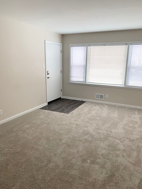 Building Photo - 240 W Laflin Ave