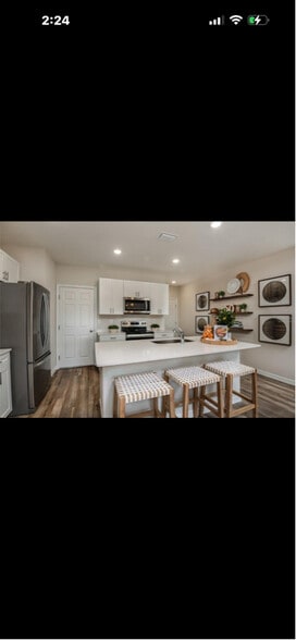 Building Photo - 3734 King Hill Dr