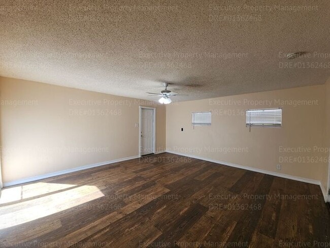 Building Photo - 3 Bedroom 2 Bath house