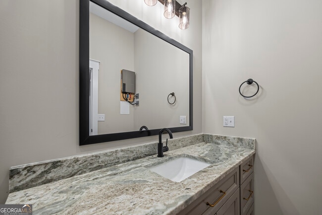 Building Photo - 958 Church St