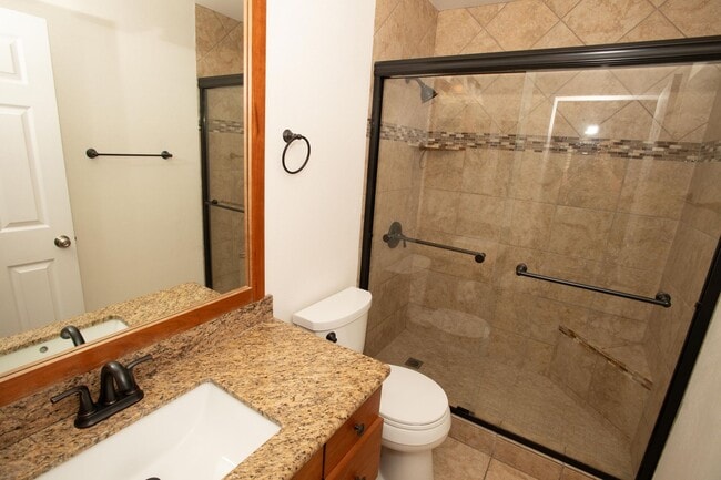 Building Photo - 2 Bedrooms | 2 Bathrooms | Shoppers Paradise