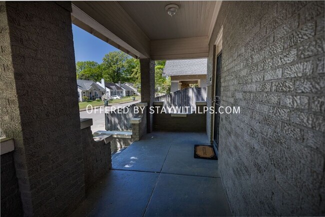 Building Photo - 1842 Mignon Ave