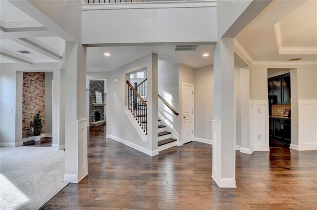 Building Photo - 2540 Maple Ridge Ln