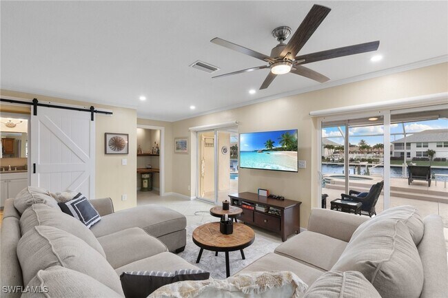 Building Photo - 3830 SE 12th Ave