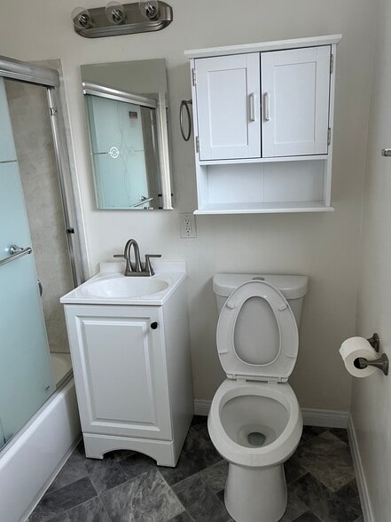 Building Photo - 2324 E Commonwealth Ave