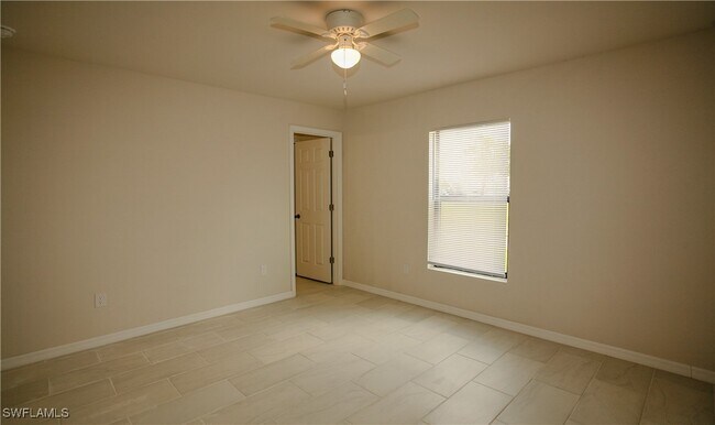 Building Photo - 1307 SE 8th Pl